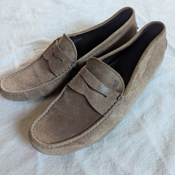 Tods Gommino Driving Shoes in Suede - Picture 1 of 8